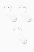 أبيض