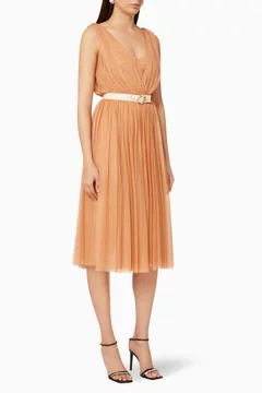 ذهبى مائل للوردي