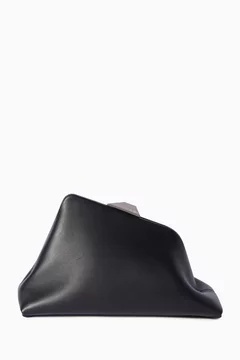 أسود