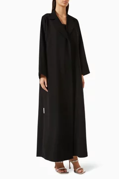 أسود