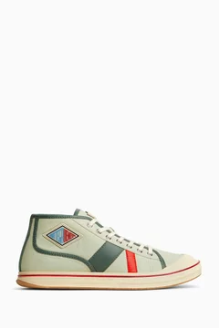 ‮وهيت جاديالو‬