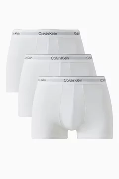 أبيض