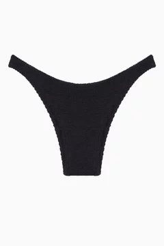 أسود