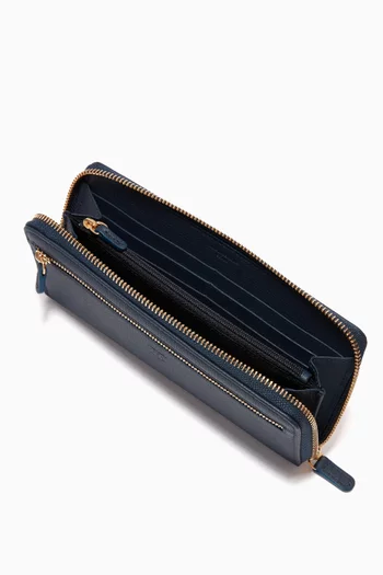 Heron Zipped Travel Wallet in Leather      