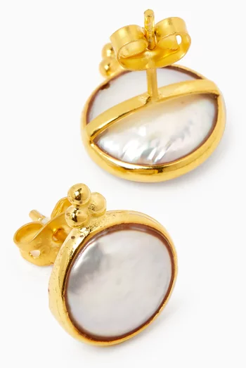 NATURAL IRREGULAR PEARLS INLAID IN A GOLD CASING WITH DELICATE BALL DETAILS. GREAT FOR DAILY USE:White    :One Size|217305226