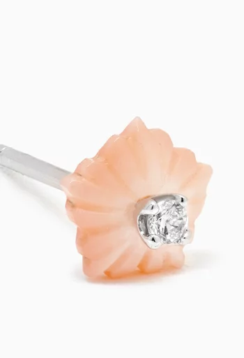 أقراط بتصميم زهرة من التوباز مرصعة بالماس