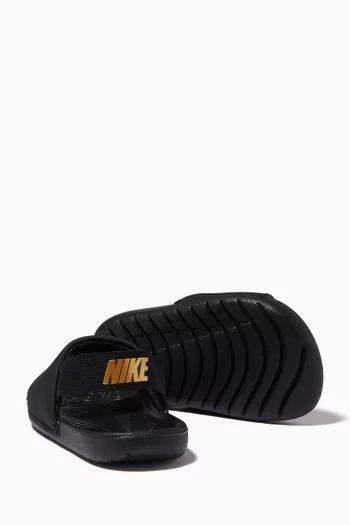 حذاء كاوا مفتوح بشعار الماركة