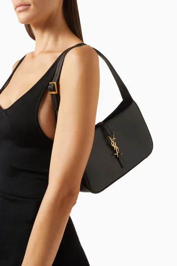 Le 5 À 7 Hobo Bag in Smooth Leather
