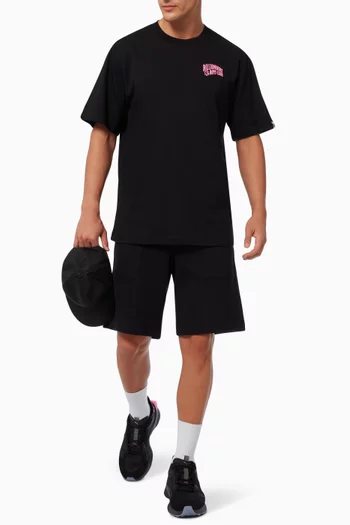 تي شيرت جيرسيه بشعار الماركة بتصميم مقوس ولون فاقع