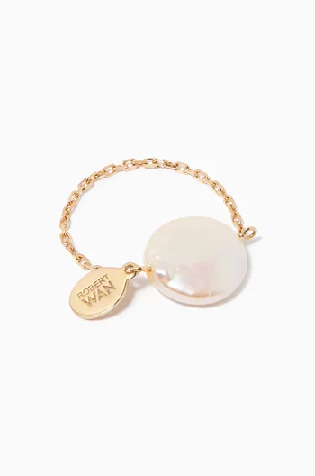 Disc Pendant Mother of Pearl Chain Ring in 18kt Yellow Gold  