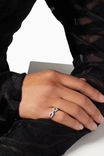 خاتم ستاكس بتصميم سلسلة بحلقات مرصع بماسات بافيه ذهب أبيض عيار 18