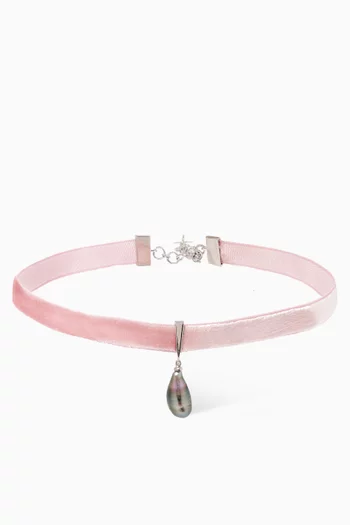 Wan Design Pearl Pendant Velvet Choker in Silver