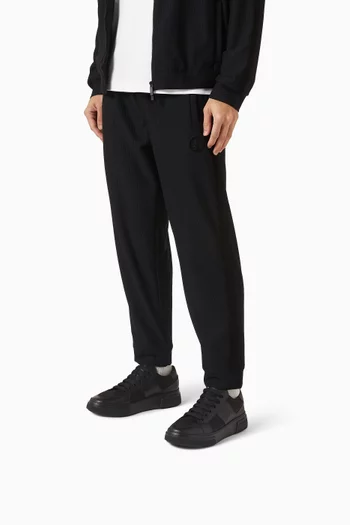 سنيكرز بشعار الماركة جلد