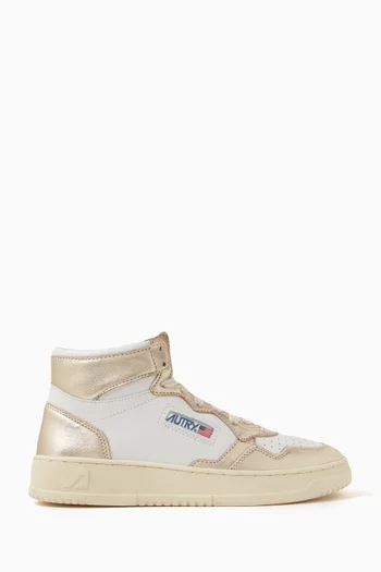 Medalist Mid-top Sneakers in Leather