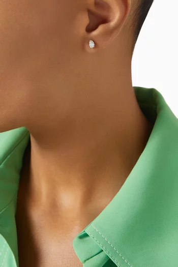 Pear Diamond Stud Earrings in 18kt White Gold
