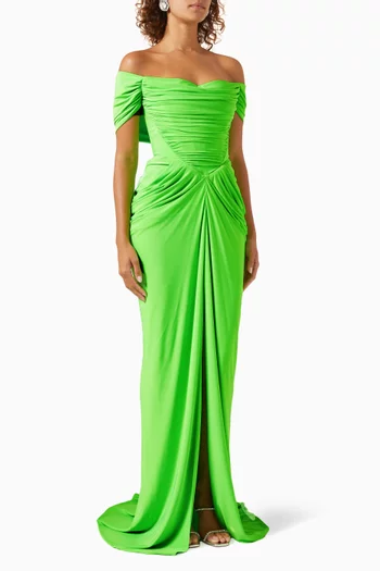 فستان سهرة بأكتاف مكشوفة