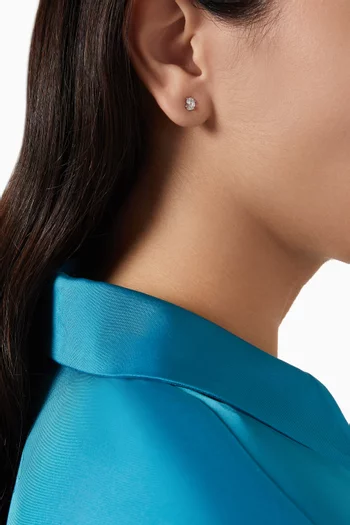 Oval Diamond Stud Earrings in 18kt White Gold
