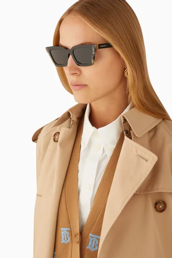 نظارة شمسية بنقش مربعات كلاسيكية بإطار مربع أسيتات