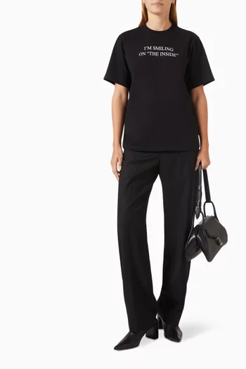 تي شيرت مزين بعبارة 'I'm Smiling On The Inside' قطن عضوي