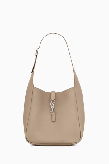 Small Le 5 À 7 Soft Hobo Bag in Smooth Leather