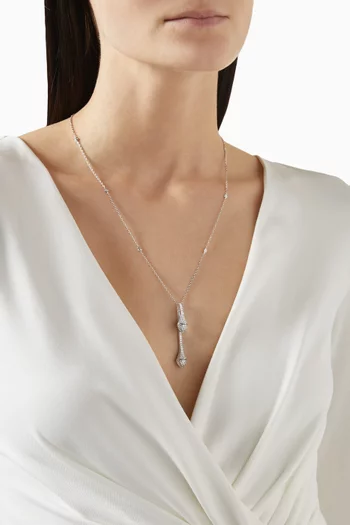 قلادة كليو بدلاية مرصعة بالماس ذهب أبيض عيار 18