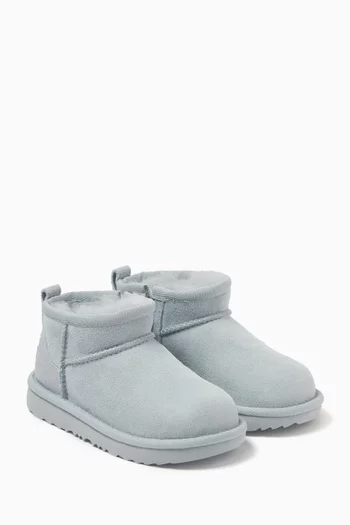 Classic Ultra Mini Boots in Sheepskin