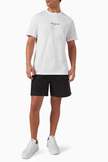 تي شيرت بتطريز شعار الماركة قطن