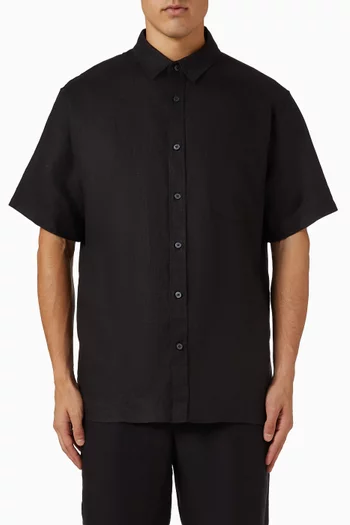 قميص بأكمام قصيرة وقصة كلاسيكية كتان