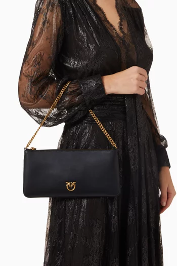Horizontal Flat Shoulder Bag in leather