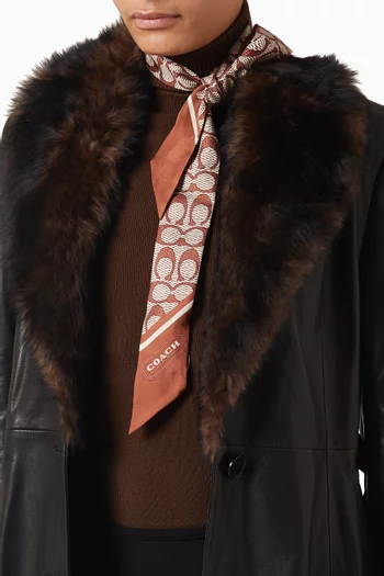 وشاح كلاسيكي رفيع بشعار الماركة حرير