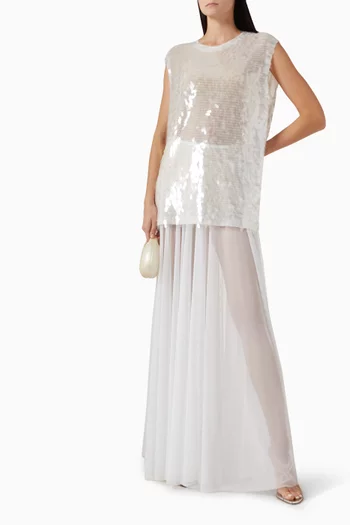 بلوزة بقصة بويفريند ومطرزة بالترتر