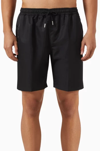 شورت سباحة بتصميم طويل