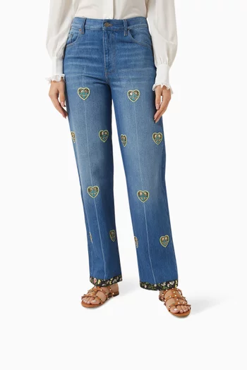 حذاء مفتوح مرصع بحلي هرمية جلد