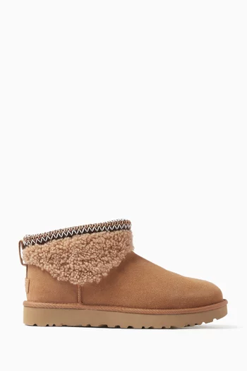 Classic Ultra Mini Maxi Curly Boots in Suede