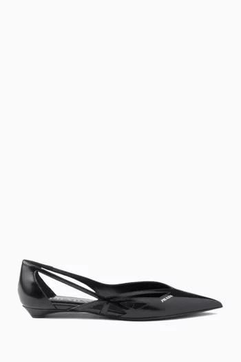 Logo Cut-out Ballerina Shoes in Leather