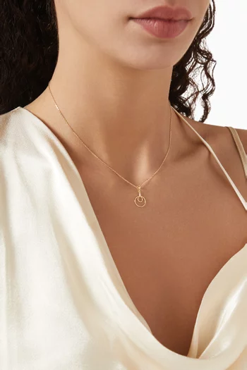 René Round Pendant Necklace in 18kt Yellow Gold
