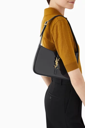 Le 5 à 7 Shoulder Bag in Patent Leather