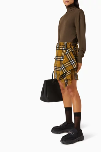 تنورة بنمط وشاح مزينة بنقشة مربعات صوف وكشمير