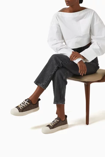 سنيكرز إيفي بشعار الماركة قنب