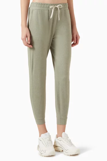 Performance Sweatpants in DreamKnit™