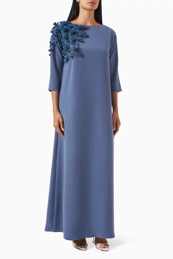 قفطان مطرز بزهور بارزة