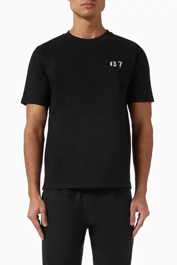 137 Essential Crew Neck T-shirt