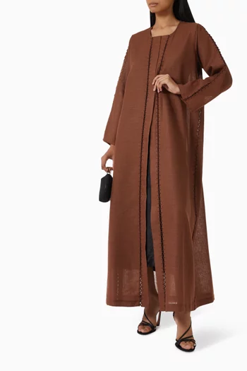عباية مزينة بالكروشيه كتان