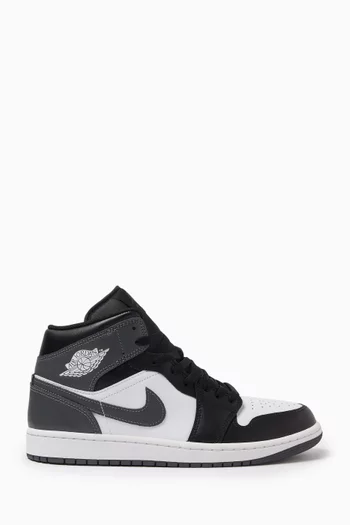 Air Jordan 1 Mid-top Sneakers