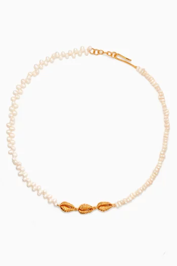Seashell Pearl Necklace in 18kt Gold-plated Brass