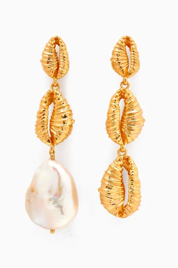 Seashell Pearl Earrings in 18kt Gold-plated Brass