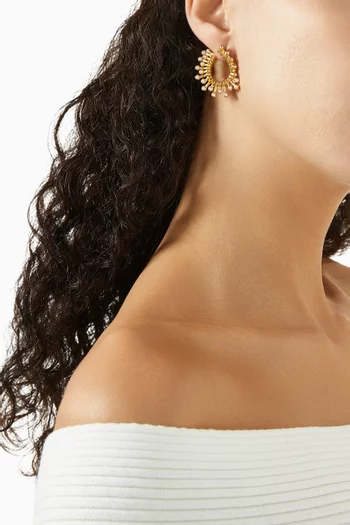 Wave Pearl Earrings in 18kt Gold-plated Brass