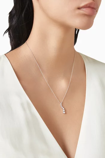 Curved Bar Diamond Pendant Necklace in 18kt White Gold