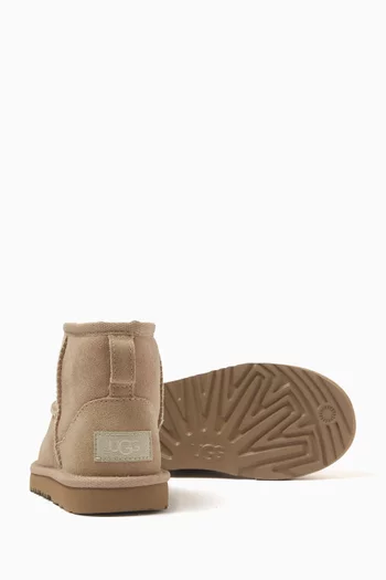 Classic II Mini Boot in Sheepskin