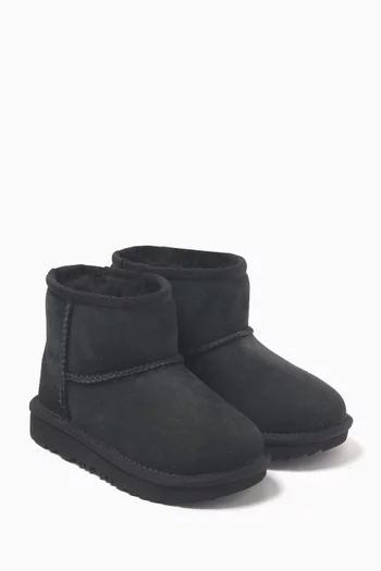 Classic II Mini Boot in Sheepskin